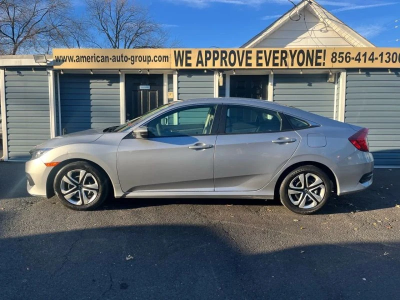 2017 Honda Civic 10th Gen - Image 3 of 12