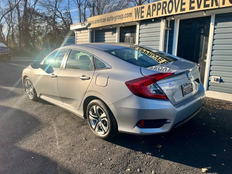 2017 Honda Civic 10th Gen - Image 4 of 12