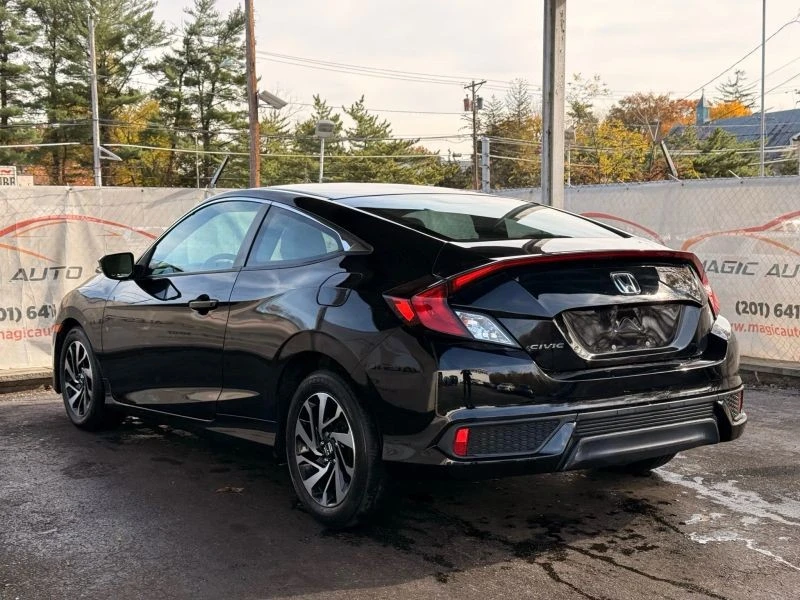 2017 Honda Civic 10th Gen - Image 11 of 12