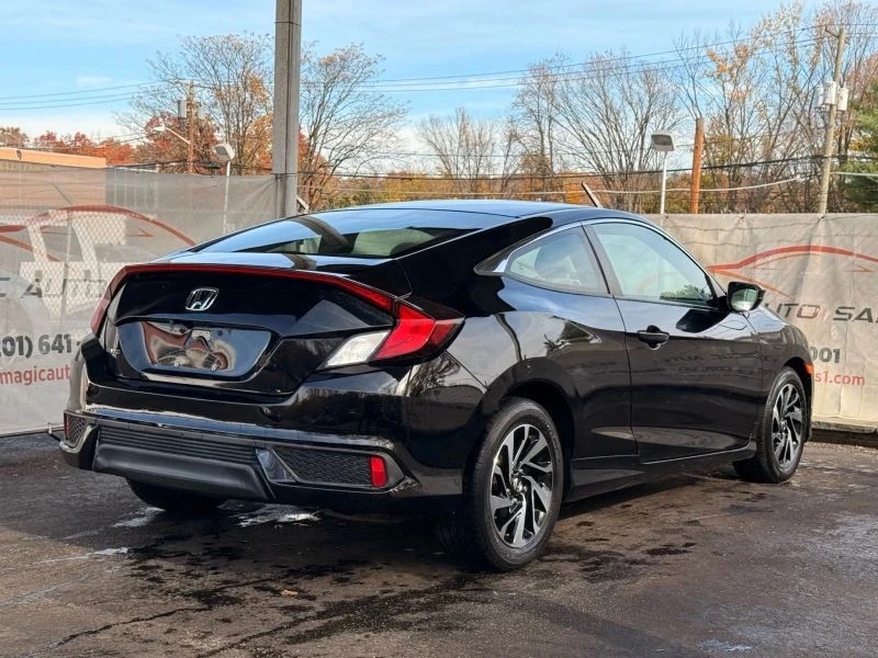 2017 Honda Civic 10th Gen - Image 9 of 12