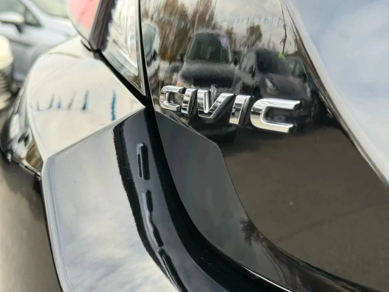 2017 Honda Civic 10th Gen - Image 6 of 12