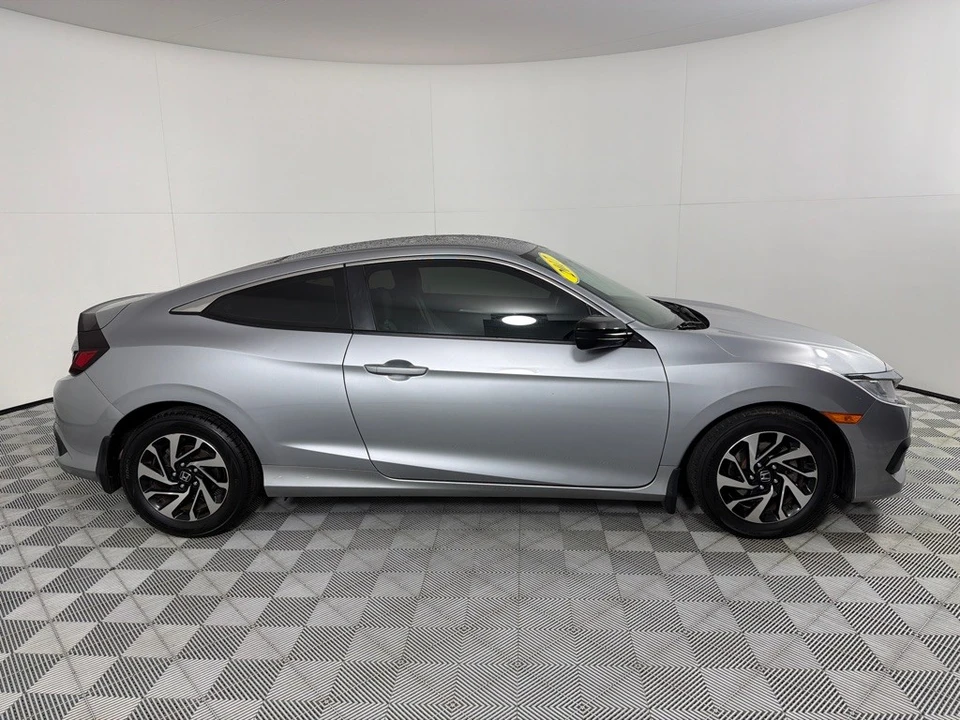 2017 Honda Civic 10th Gen - Image 4 of 23