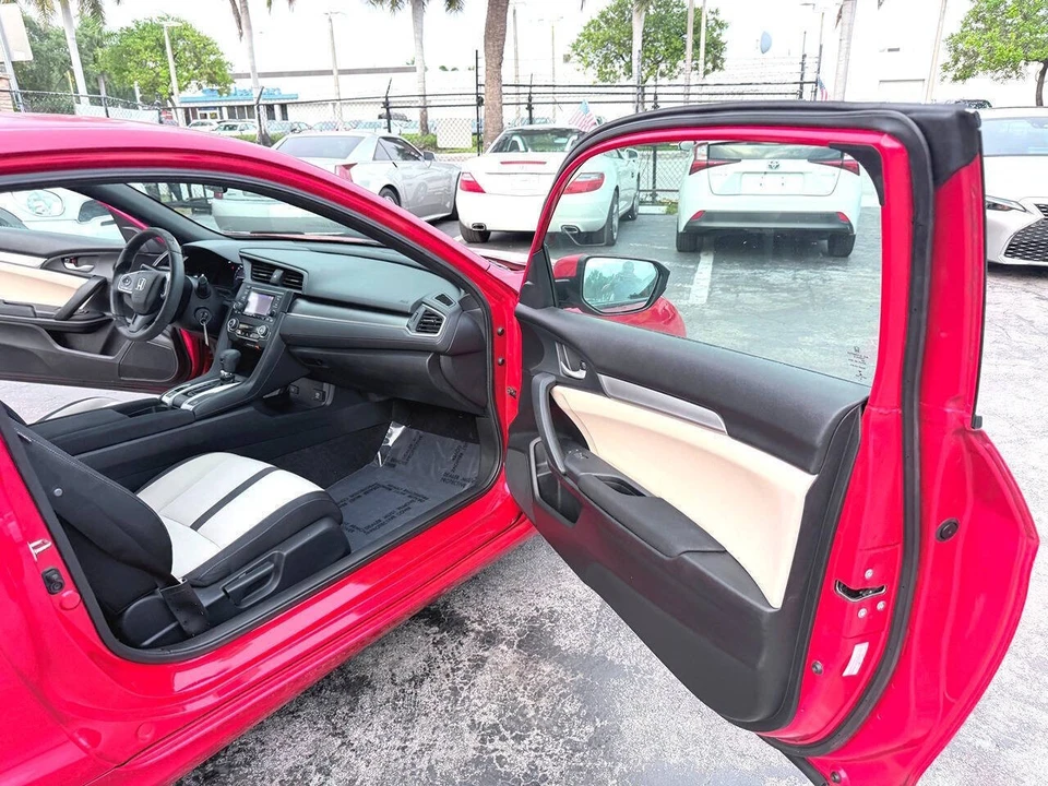 2017 Honda Civic 10th Gen - Image 28 of 31