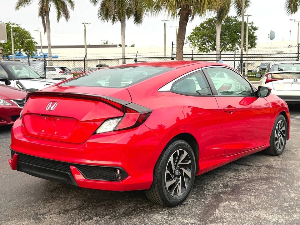 2017 Honda Civic 10th Gen - Image 16 of 31