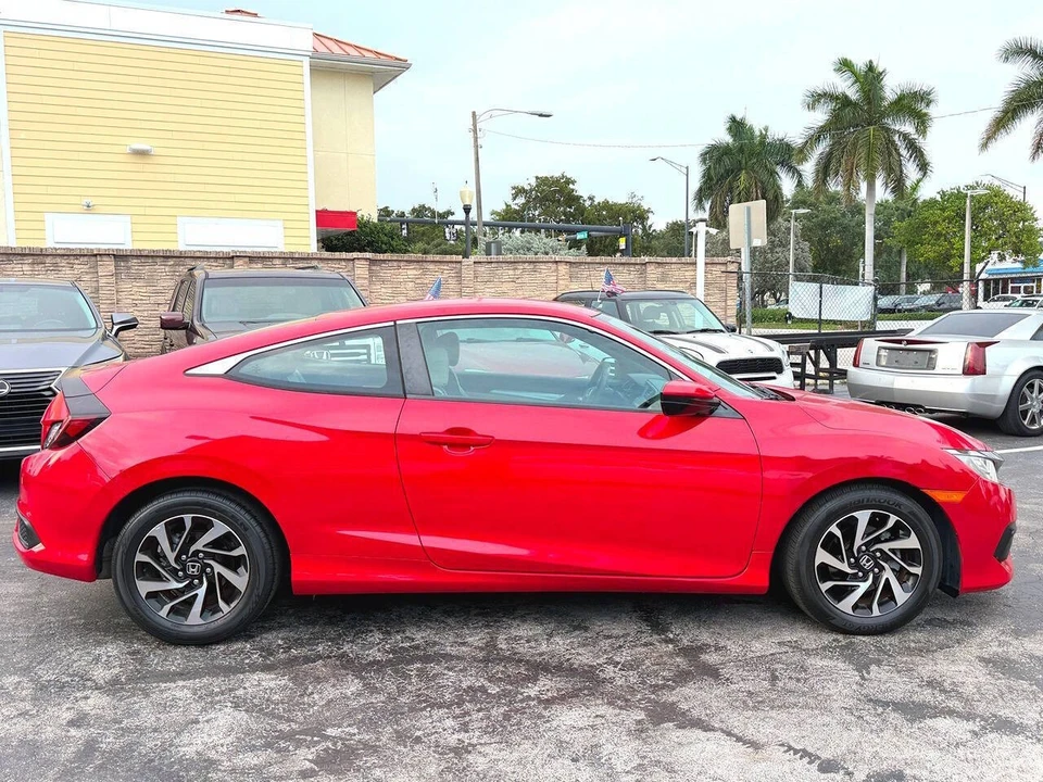 2017 Honda Civic 10th Gen - Image 9 of 31