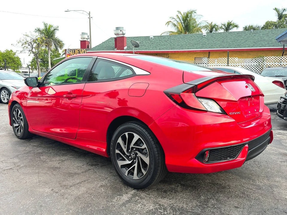2017 Honda Civic 10th Gen - Image 17 of 31