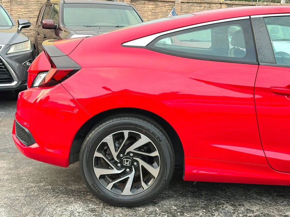 2017 Honda Civic 10th Gen - Image 11 of 31