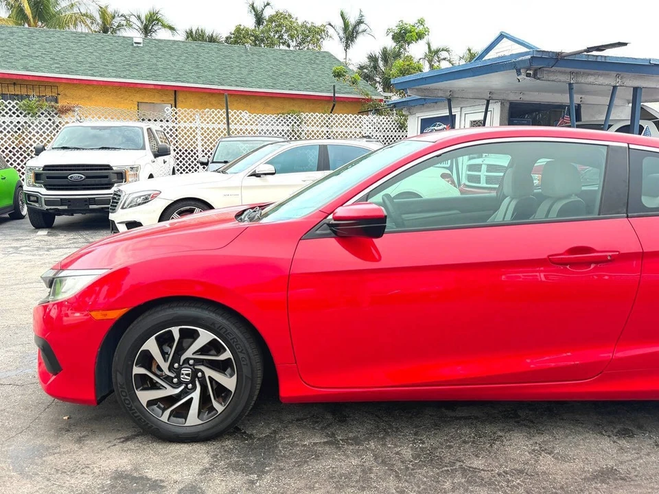 2017 Honda Civic 10th Gen - Image 13 of 31