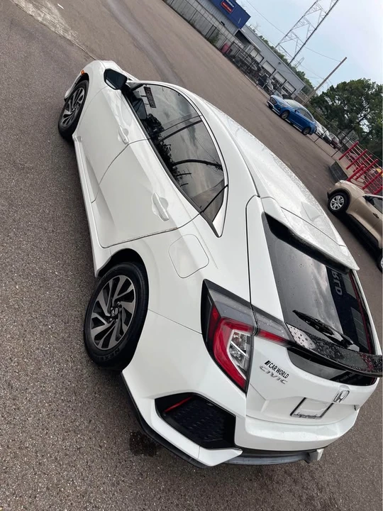 2017 Honda Civic 10th Gen - Image 4 of 4