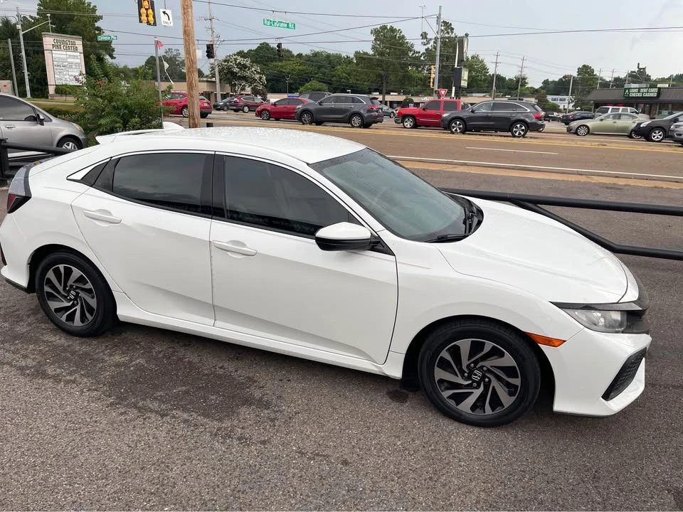 2017 Honda Civic 10th Gen - Image 2 of 4
