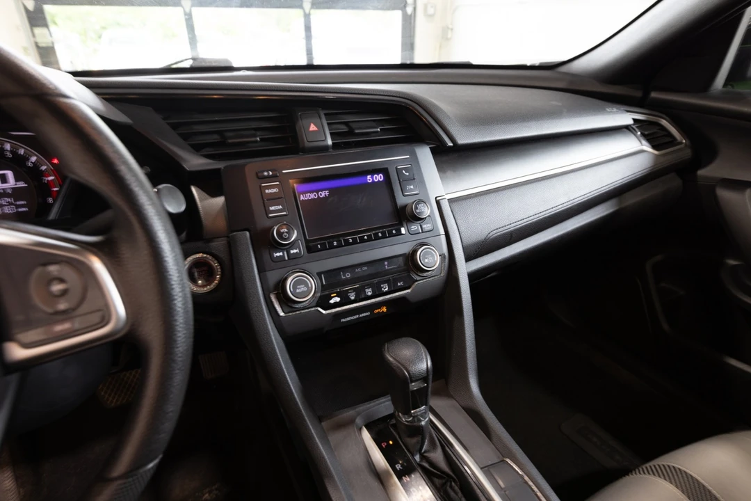 2017 Honda Civic 10th Gen - Image 23 of 31