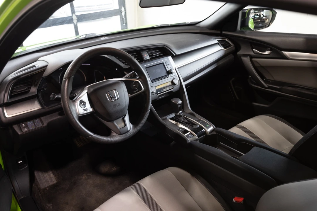 2017 Honda Civic 10th Gen - Image 18 of 31