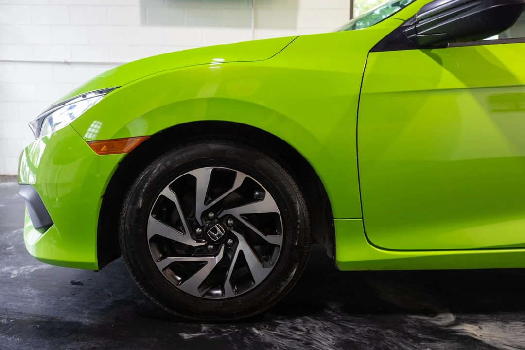 2017 Honda Civic 10th Gen - Image 4 of 31