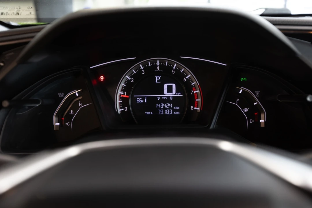 2017 Honda Civic 10th Gen - Image 21 of 31