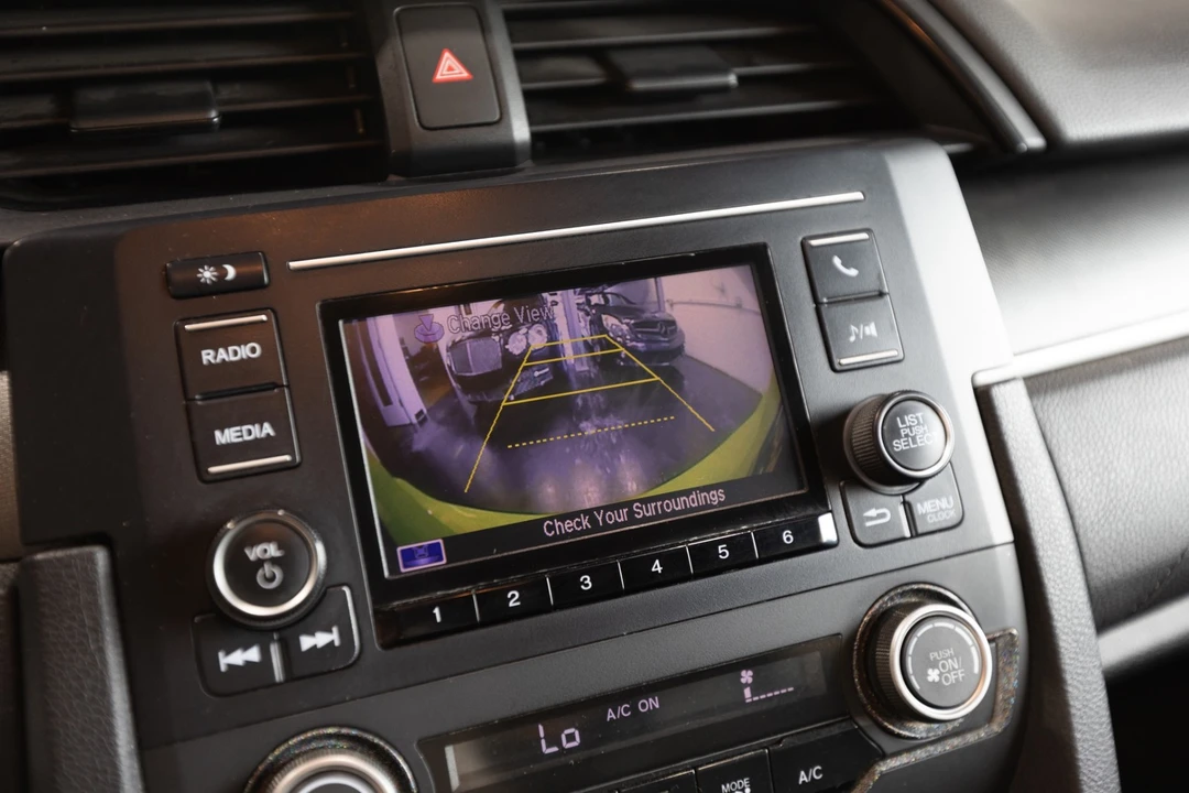 2017 Honda Civic 10th Gen - Image 25 of 31