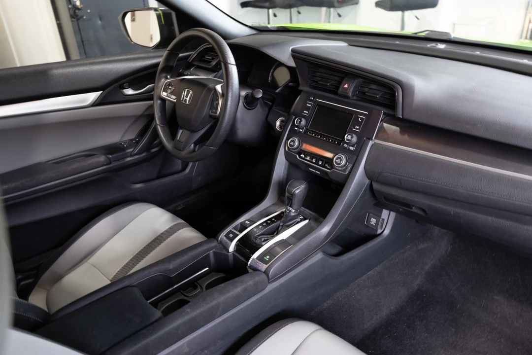 2017 Honda Civic 10th Gen - Image 27 of 31