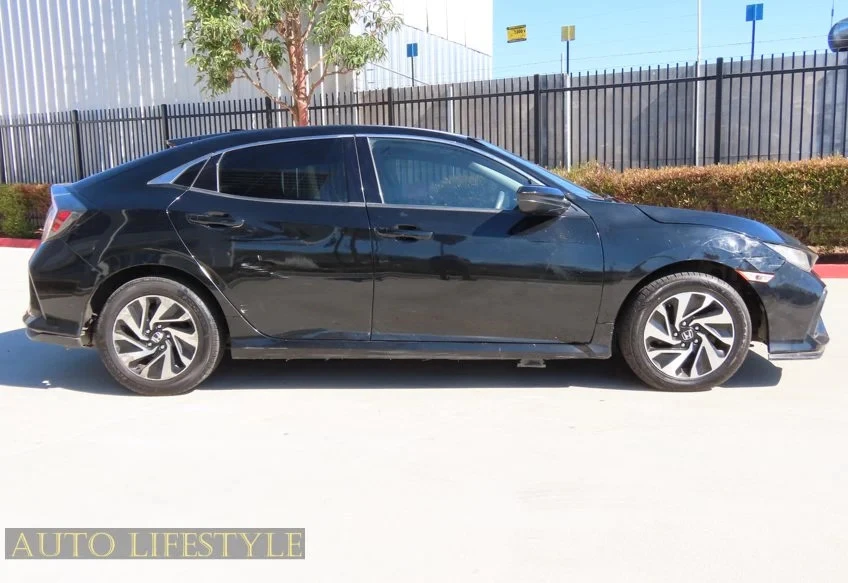 2017 Honda Civic 10th Gen - Image 9 of 31