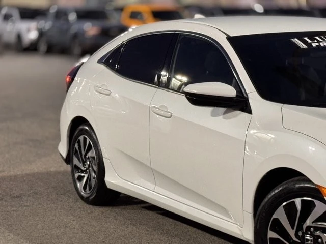 2017 Honda Civic 10th Gen - Image 5 of 12