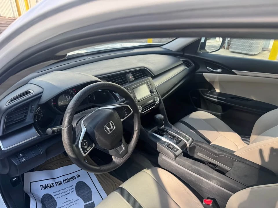 2017 Honda Civic 10th Gen - Image 5 of 7