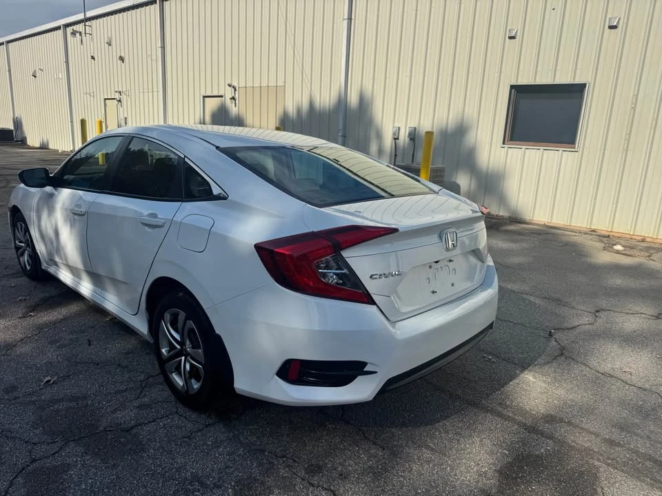 2017 Honda Civic 10th Gen - Image 4 of 7