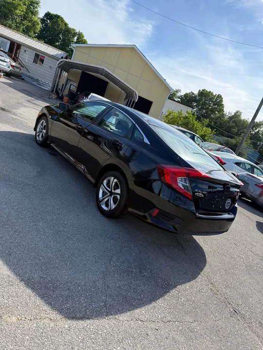 2017 Honda Civic 10th Gen - Image 4 of 11