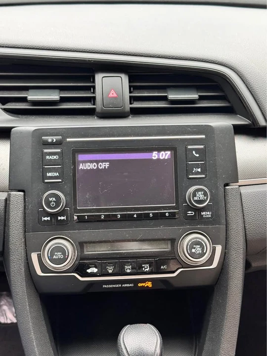 2017 Honda Civic 10th Gen - Image 12 of 13