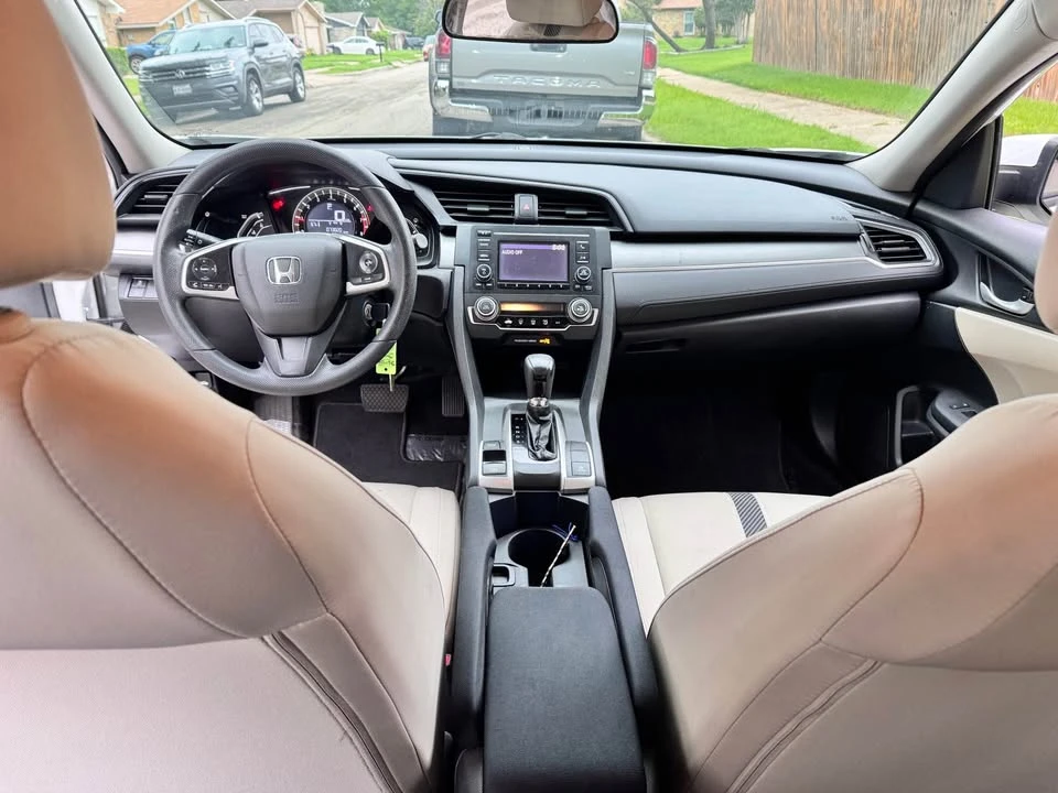 2017 Honda Civic 10th Gen - Image 9 of 13