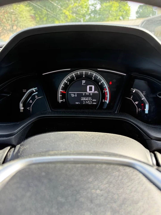 2017 Honda Civic 10th Gen - Image 10 of 11