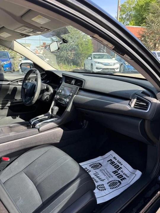 2017 Honda Civic 10th Gen - Image 7 of 11