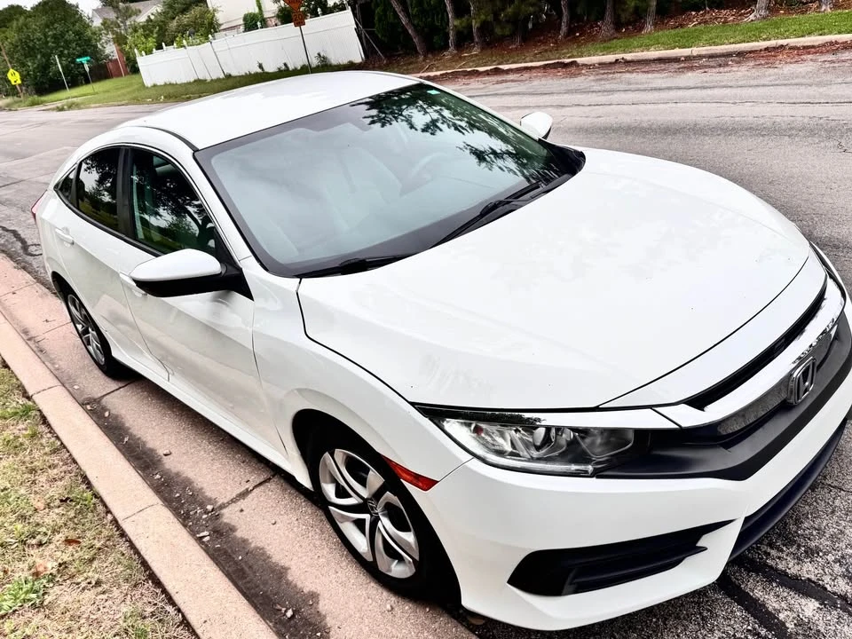 2017 Honda Civic 10th Gen - Image 4 of 13