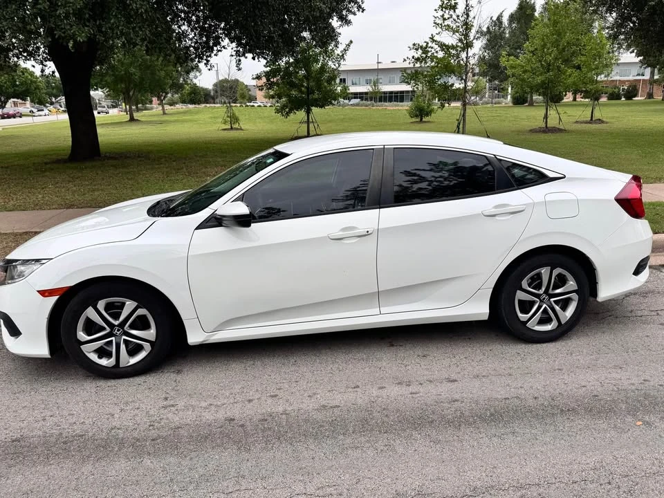 2017 Honda Civic 10th Gen - Image 2 of 13