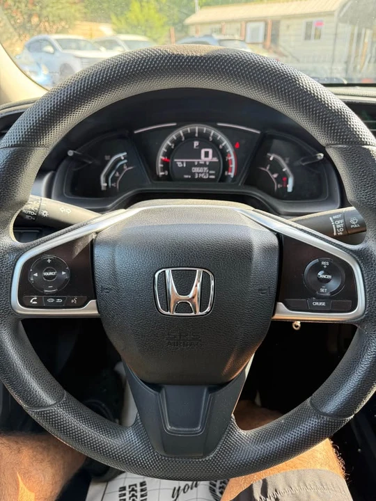 2017 Honda Civic 10th Gen - Image 9 of 11