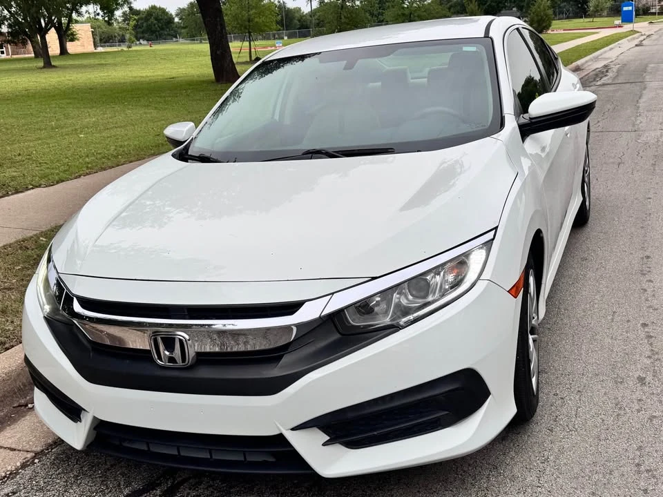 2017 Honda Civic 10th Gen - Image 3 of 13