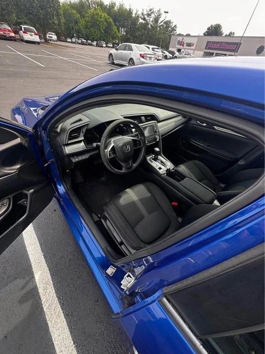 2017 Honda Civic 10th Gen - Image 5 of 9
