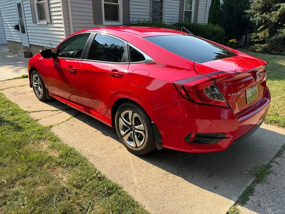 2017 Honda Civic 10th Gen - Image 7 of 9