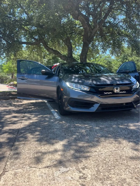 2017 Honda Civic 10th Gen - Image 4 of 11