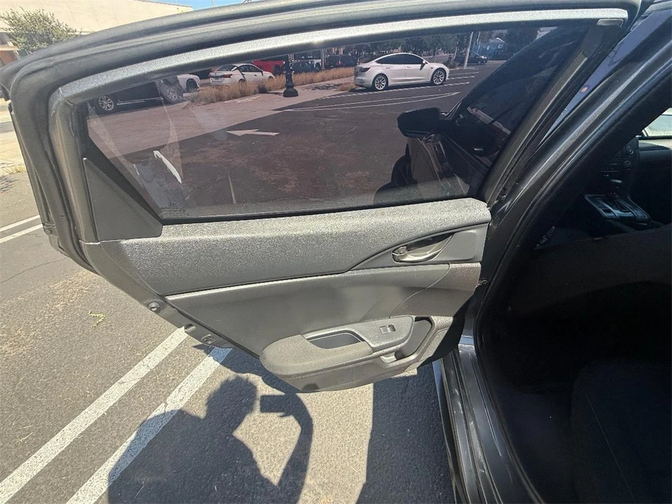 2017 Honda Civic 10th Gen - Image 16 of 28