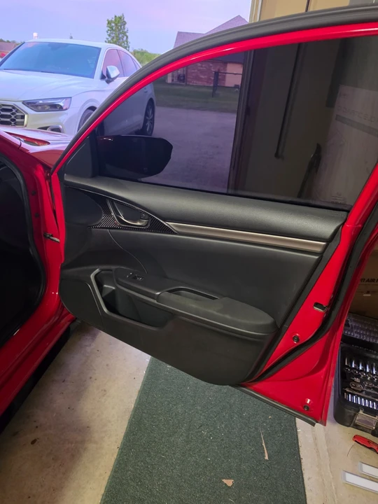 2017 Honda Civic 10th Gen - Image 10 of 16