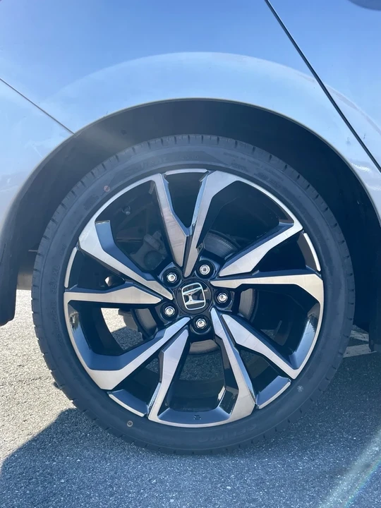 2017 Honda Civic 10th Gen - Image 3 of 9
