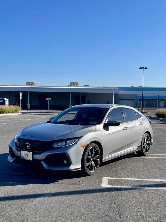 2017 Honda Civic 10th Gen - Image 2 of 9