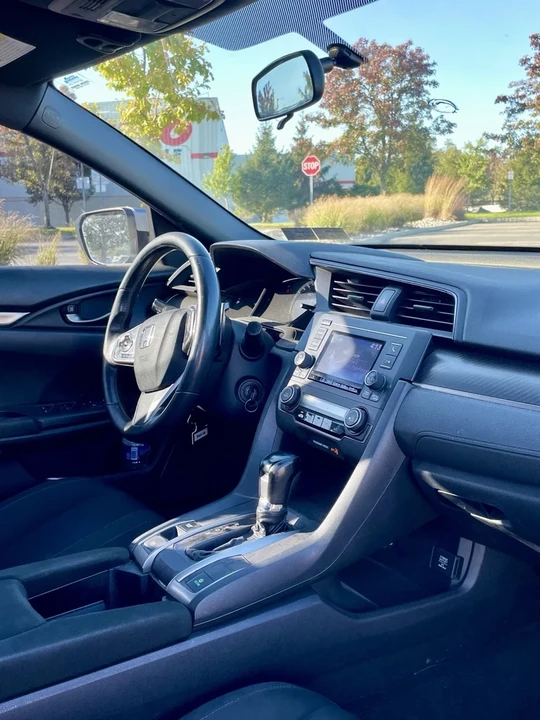2017 Honda Civic 10th Gen - Image 4 of 9
