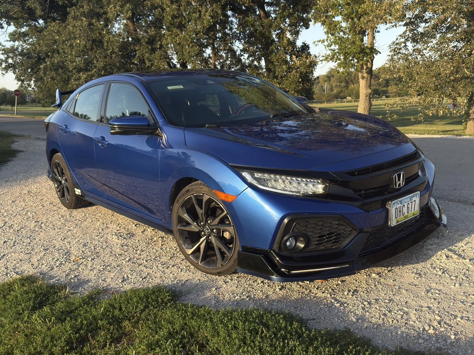 2017 Honda Civic 10th Gen - Image 6 of 22