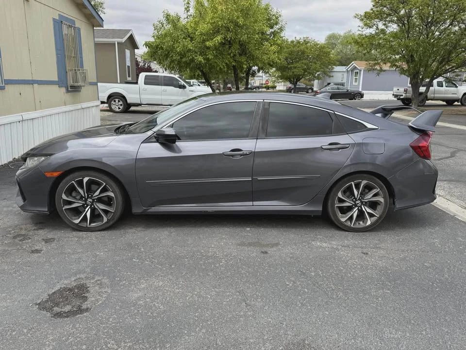 2017 Honda Civic Si 10th Gen - Image 5 of 9