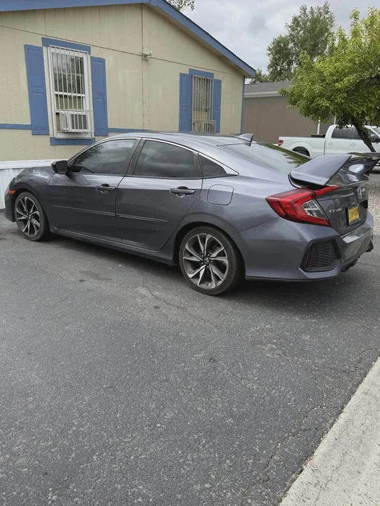 2017 Honda Civic Si 10th Gen - Image 4 of 9