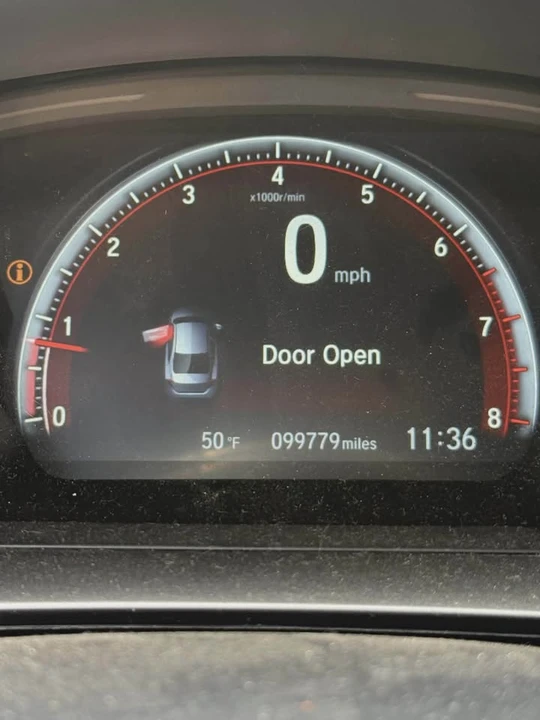 2017 Honda Civic Si 10th Gen - Image 8 of 9