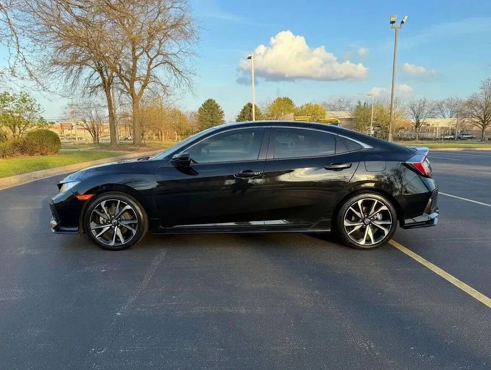 2017 Honda Civic 10th Gen - Image 3 of 11