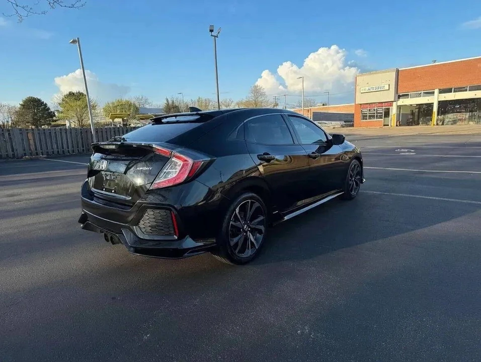 2017 Honda Civic 10th Gen - Image 4 of 11