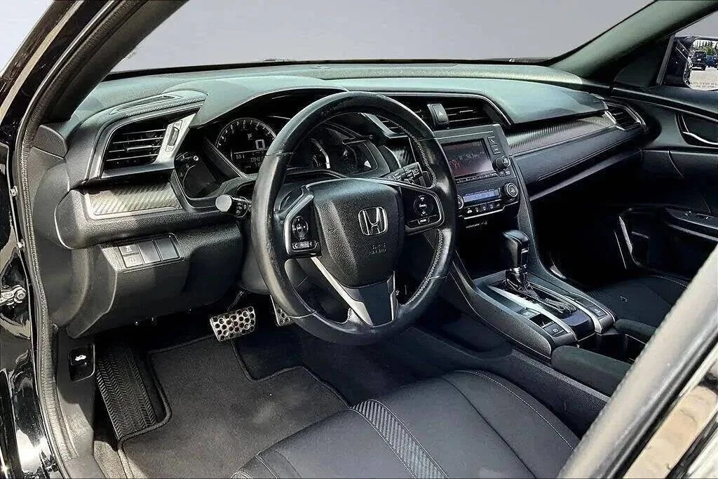 2017 Honda Civic 10th Gen - Image 8 of 11