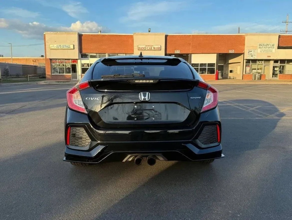 2017 Honda Civic 10th Gen - Image 6 of 11