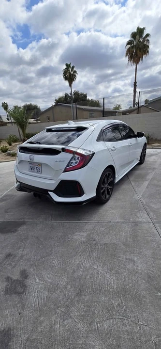 2017 Honda Civic 10th Gen - Image 5 of 16